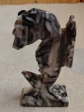 Black/White Marble Seahorse Figurine With Polished Finish-5" Tall